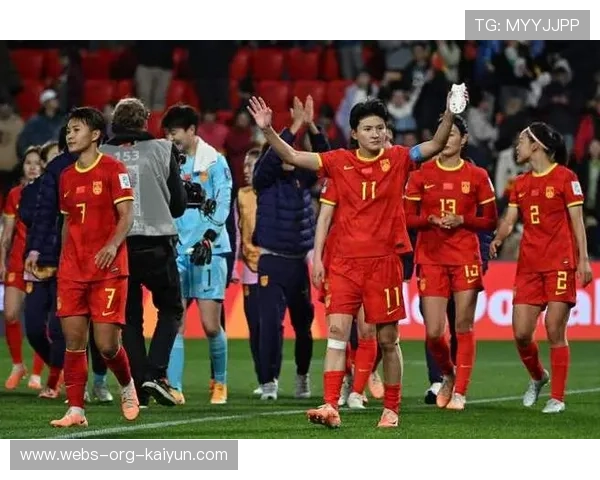 中国女足夺冠喜获世界瞩目 球迷狂欢庆祝胜利,中国女足精彩瞬间 中国女足夺冠喜获世界瞩目 球迷狂欢庆祝胜利,中国女足精彩瞬间