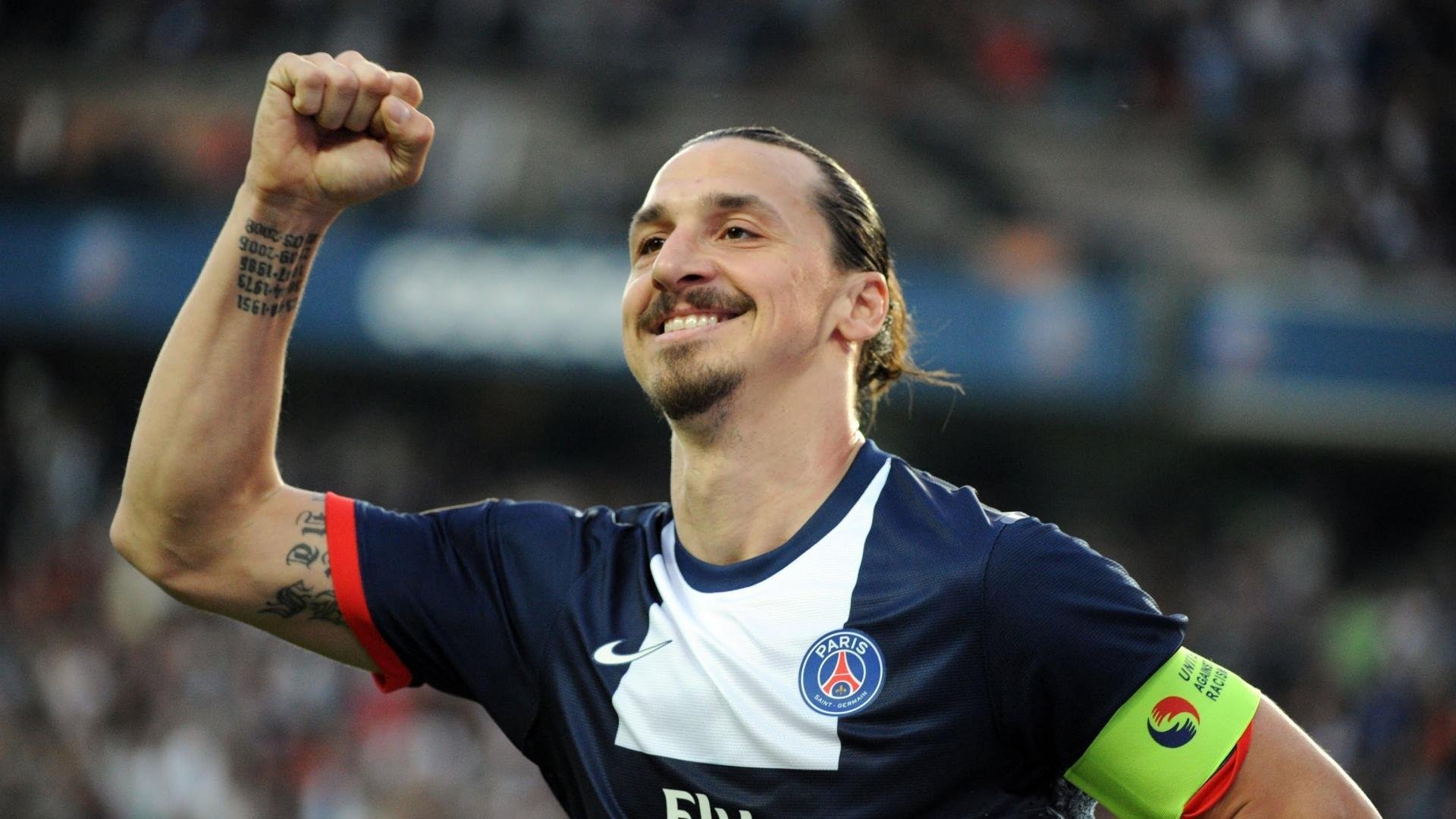 梅西2球1助又破纪录球队首进半决赛球迷：逆生长！，梅西半场过人进球